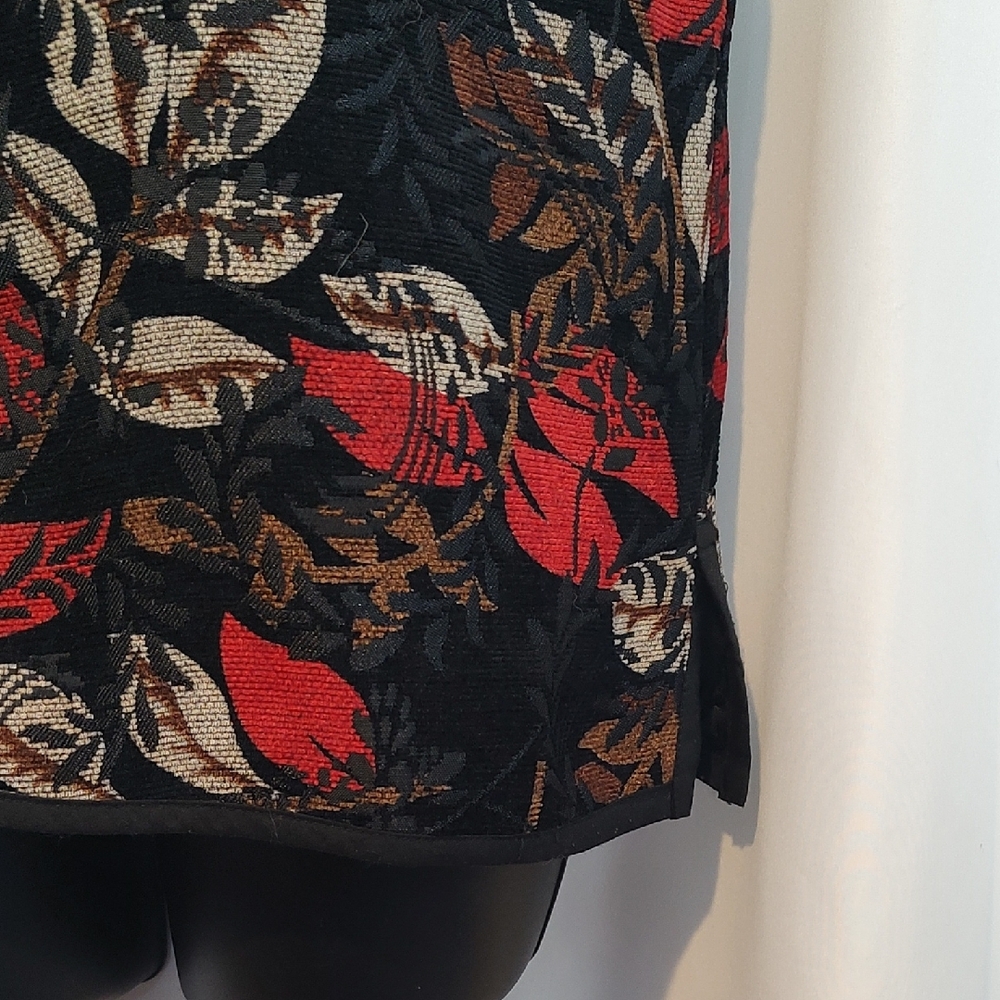 Source Unknown Black And Red Leaf Pattern Vest - image 4